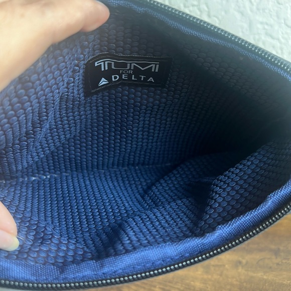 TUMI Toiletry Bag (small) - Picture 4 of 12